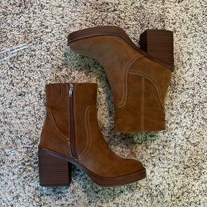 Universal Thread Suede Boots